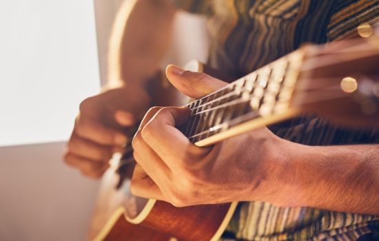 Simply Guitar: Aprende a Tocar Violão de Forma Divertida y Eficaz