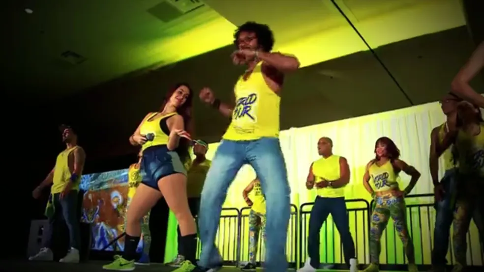 Zumba—dance ejercicios en casa: una forma divertida