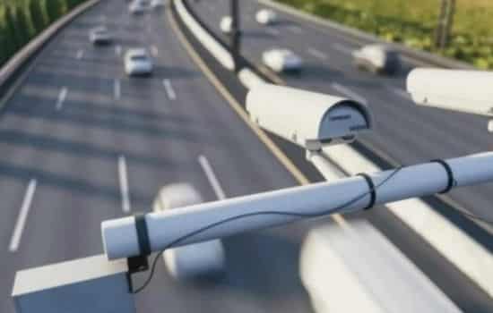La Aplicación que Te Ayuda a Evitar Multas por Exceso de Velocidad